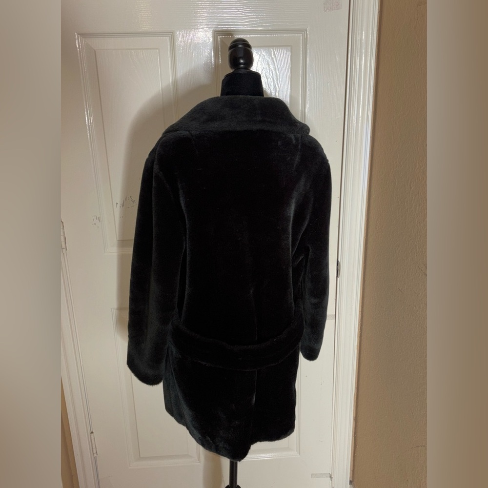 VTG MID CENTURY BLACK FAUX FUR PEA COAT GOLD BUTTONS MID LENGTH TIMELESS MEDIUM​ - Picture 5 of 11